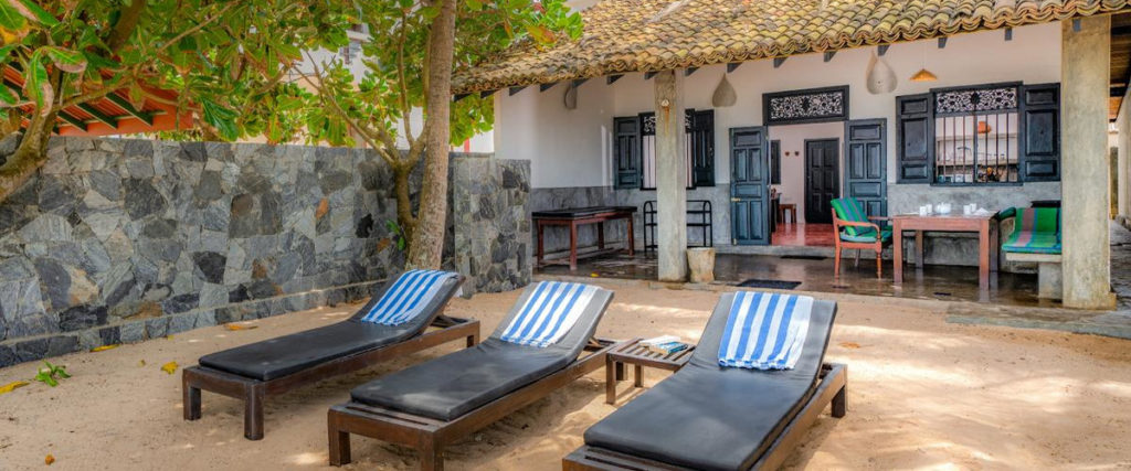 RED PARROT BEACH VILLA  - AMBALANGODA